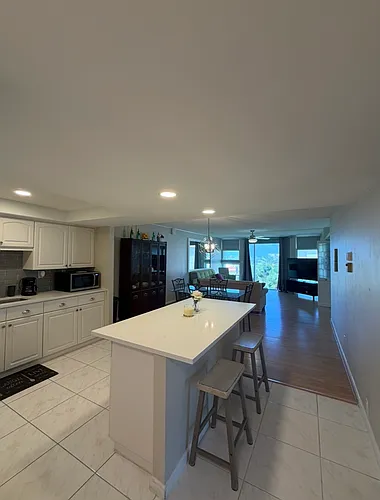 7400 Sun Island Dr Photo 1
