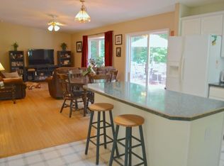 11 Doe Farm Ln, Newmarket, NH 03857