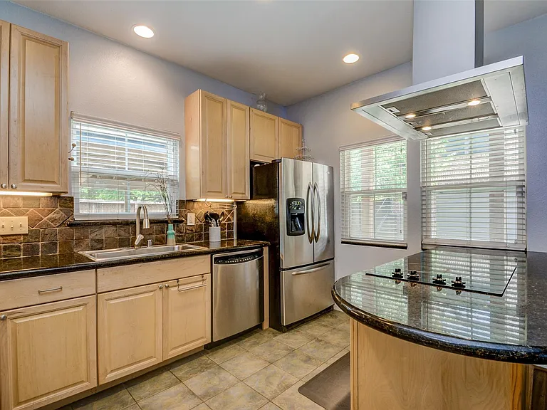 1310 Asbury St — Photo 7