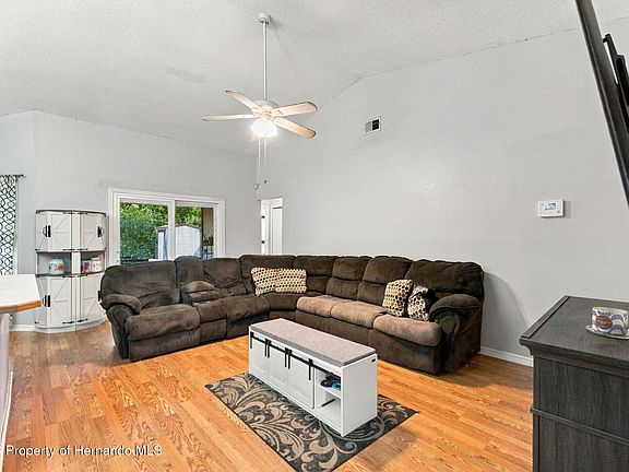 4th image of 6160 Layton Ave