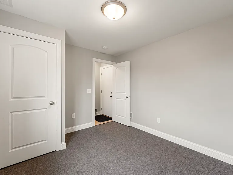 412 N Grainger Ln — Photo 18