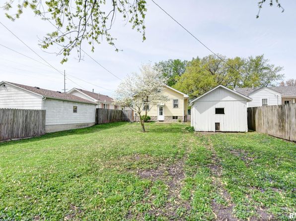 916 W Park Blvd, Taylorville, IL 62568