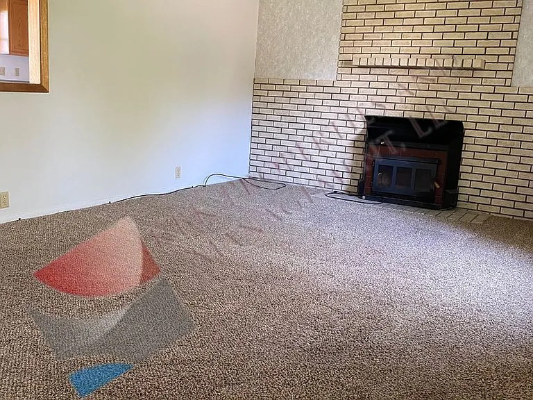 711 Murphy Dr — Photo 3