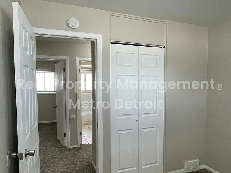 1173 Featherstone Rd — Photo 7