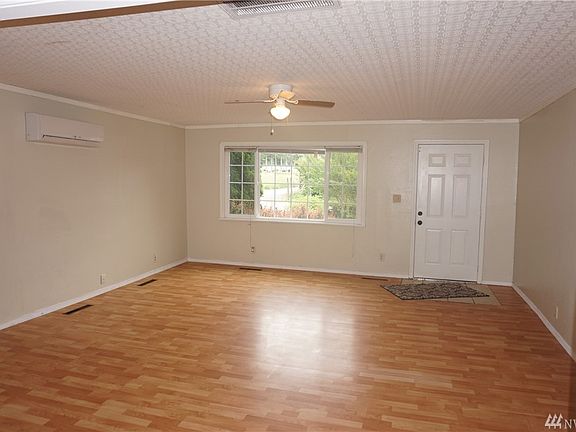4th image of 3214 46th Ave NE