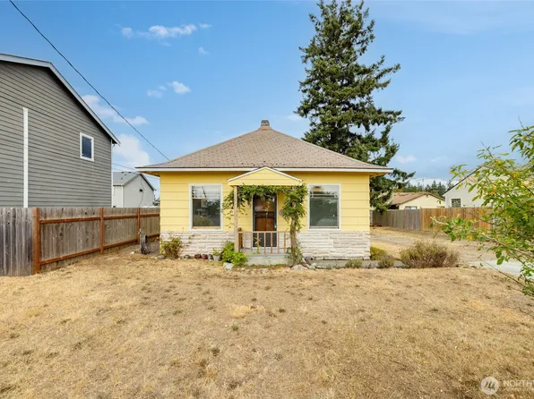 1442 E Whidbey Avenue, Oak Harbor, WA 98277