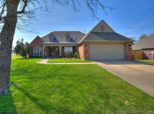 516 S 62nd St, Broken Arrow, OK 74014