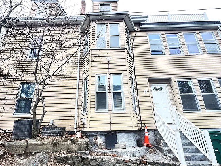 31 Ridgeway St #1 — Photo 17