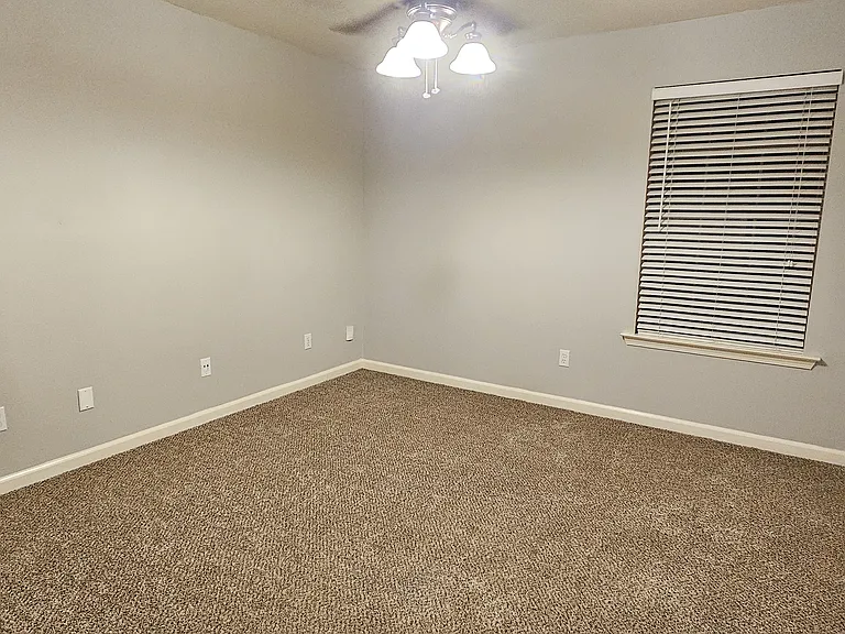 128 Plumdale Dr — Photo 7