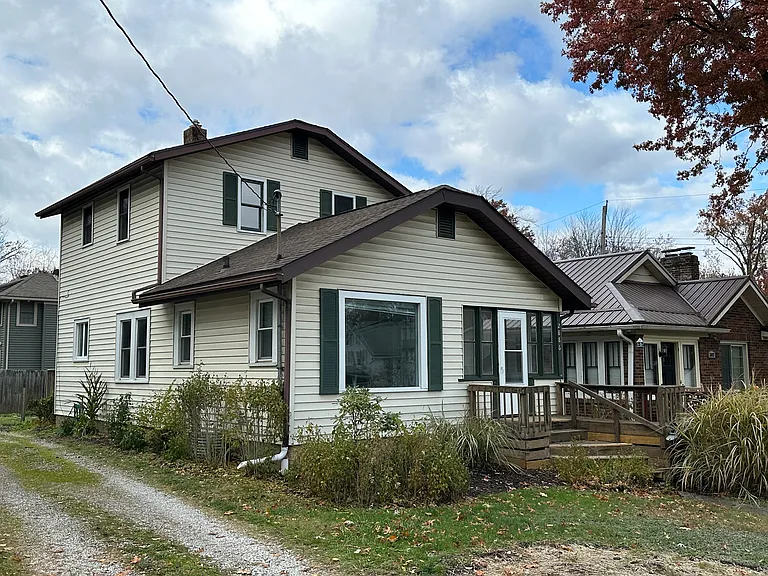 2886 Norwood St — Photo 1