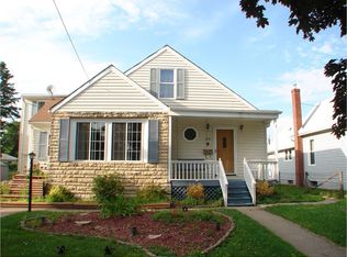 400 21st Pl, Clinton, IA 52732