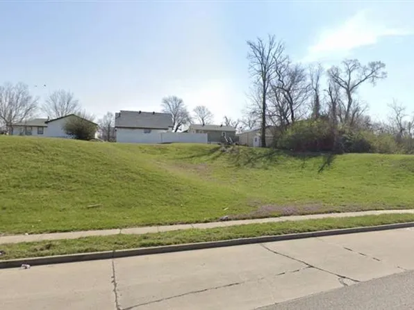 5948 Madison Ave, Saint Louis, MO 63140