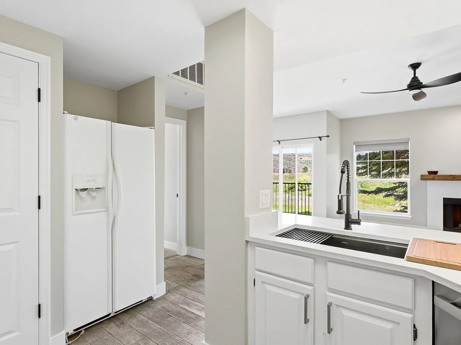 3 bed, 1229 sqft, $3,200 — Photo 4