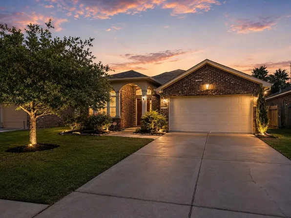 2211 Oak Rise Dr, Conroe, TX 77304