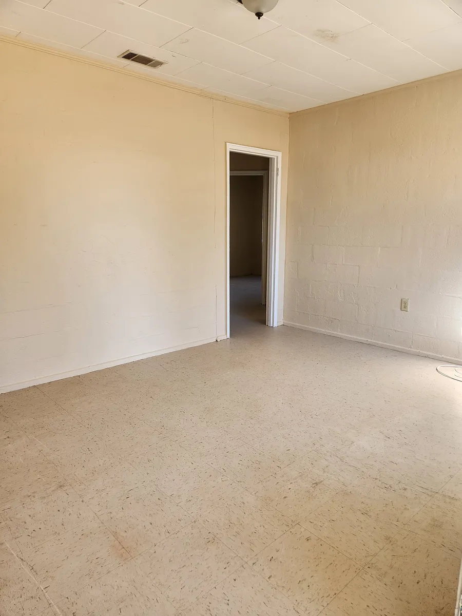 Building Photo - 1163 Gillionville Rd #D