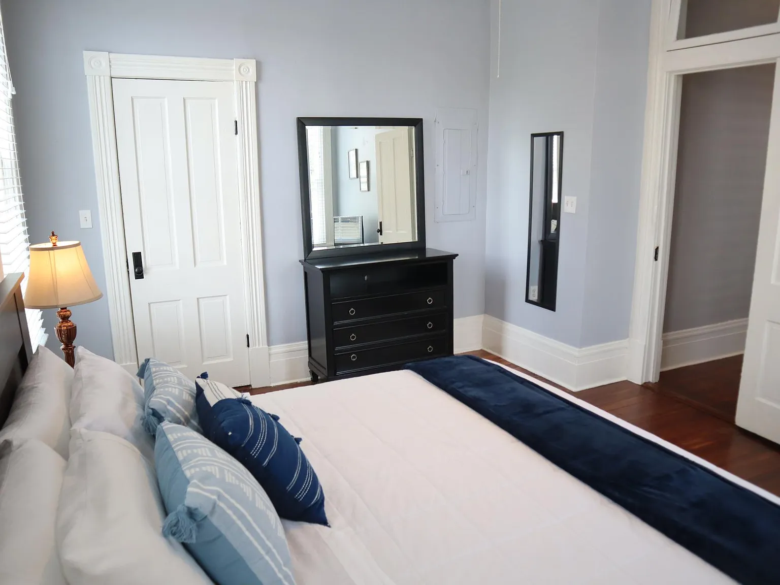 318 W Duffy St — Photo 2