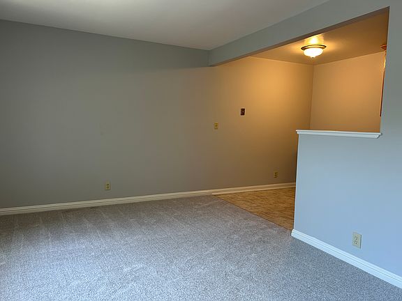 4th image of 1113 Roewill Dr APT 17