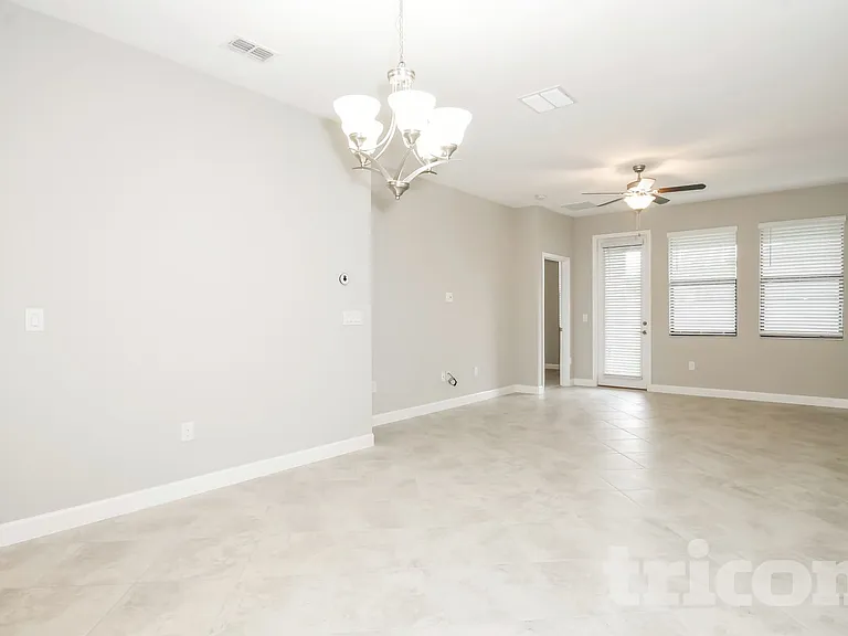 9735 Ivory Dr — Photo 4