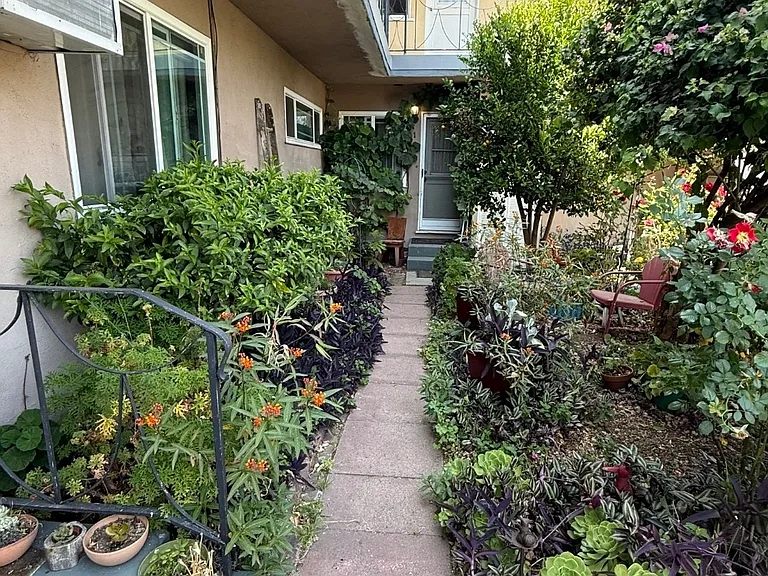 428 W Stocker St #3 — Photo 16