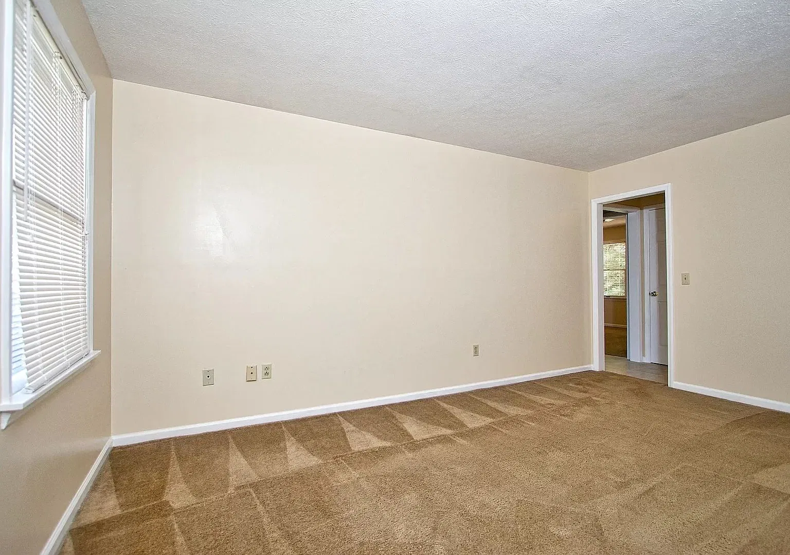North Drive 2 Bedroom 1 Bath — Photo 4