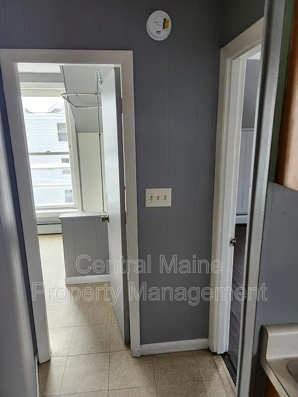 1 bed, 1.0 bath, 600 sqft, $900 — Photo 1