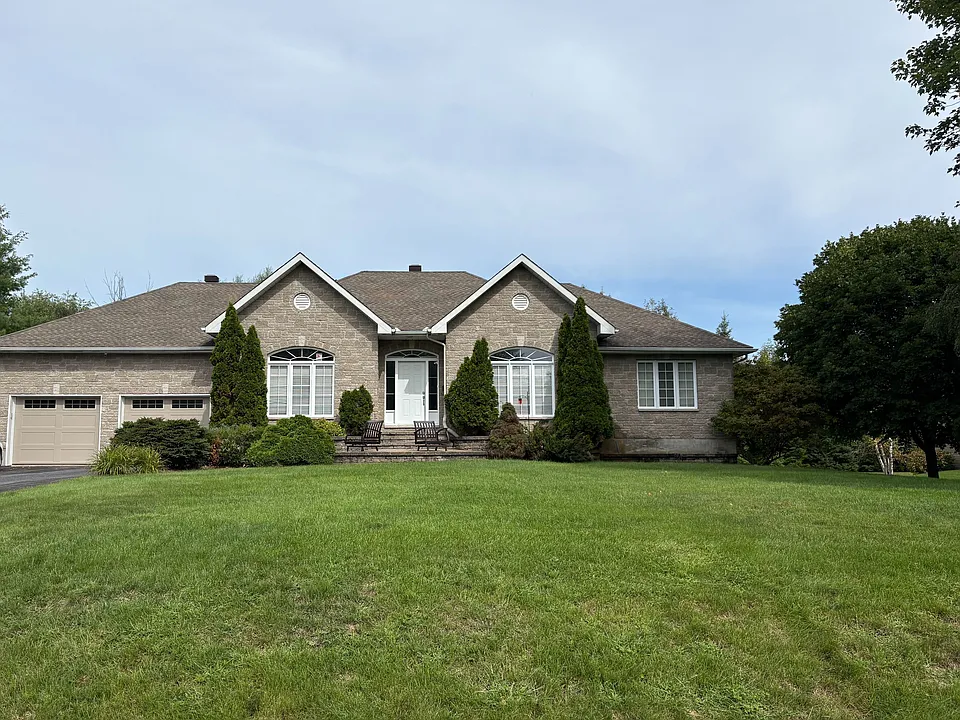 6746 Waterside Ct