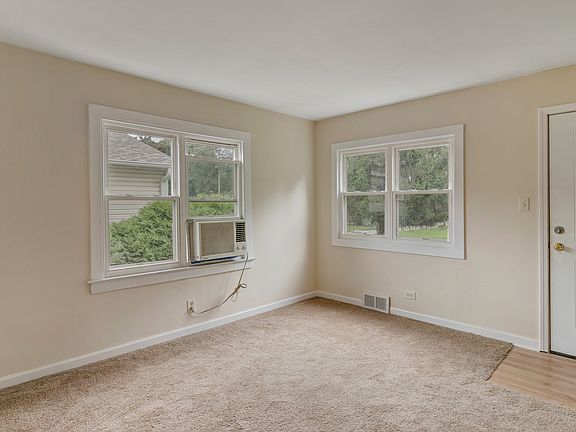 5th image of 121 E Pineview Dr