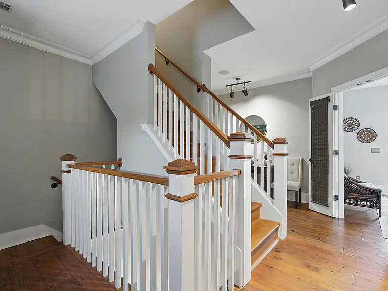 221 E Park Ave — Photo 29
