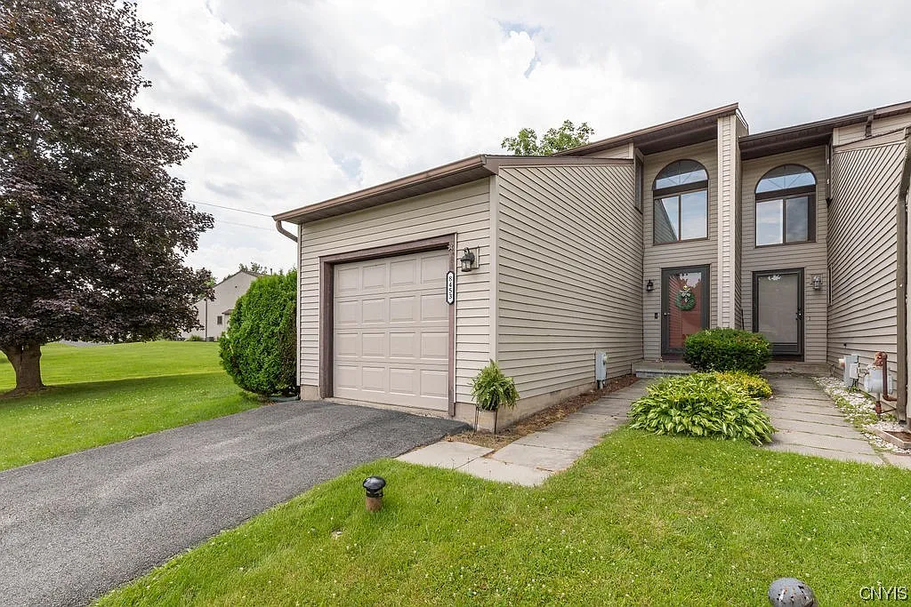 8453 Bubbling Springs Dr photo 1