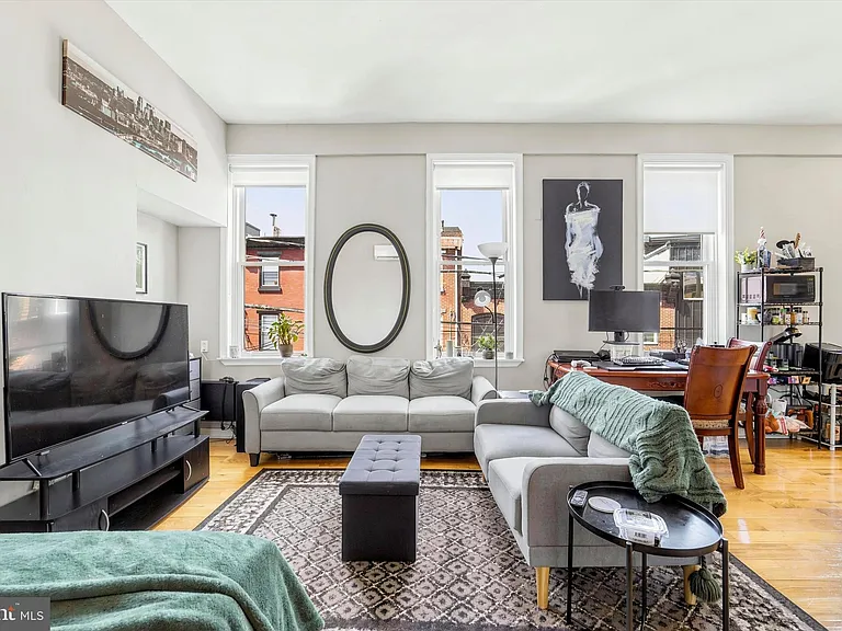 1546 Frankford Ave #2-C — Photo 1