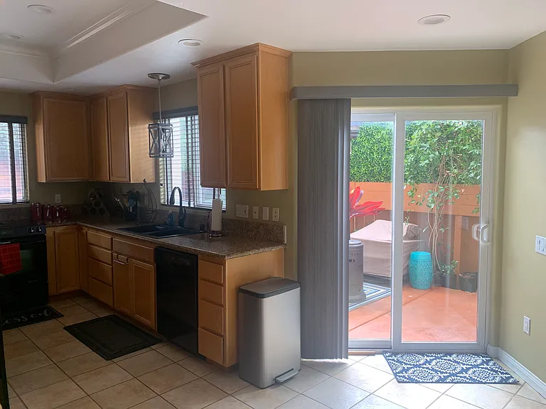 Kitchen/Dining Area