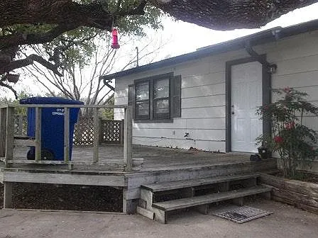 1312 W Avenue D — Photo 2