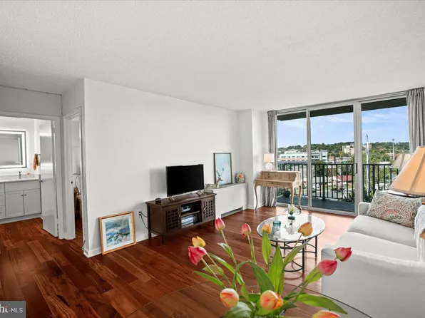 1225 Martha Custis Dr APT 715, Alexandria, VA 22302