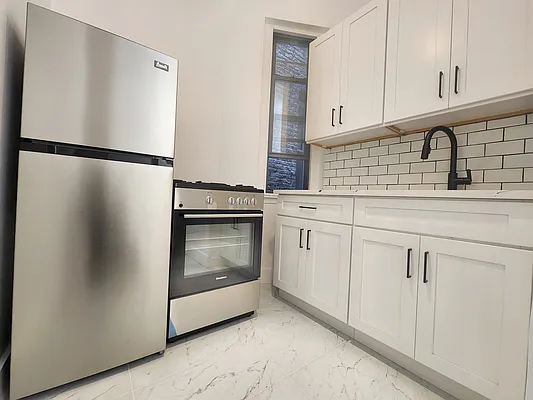 Rented by RELEASE NY | media 3