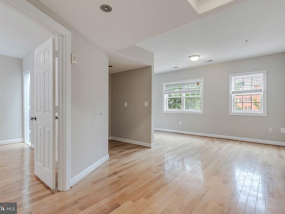 Living Area/Kitchen