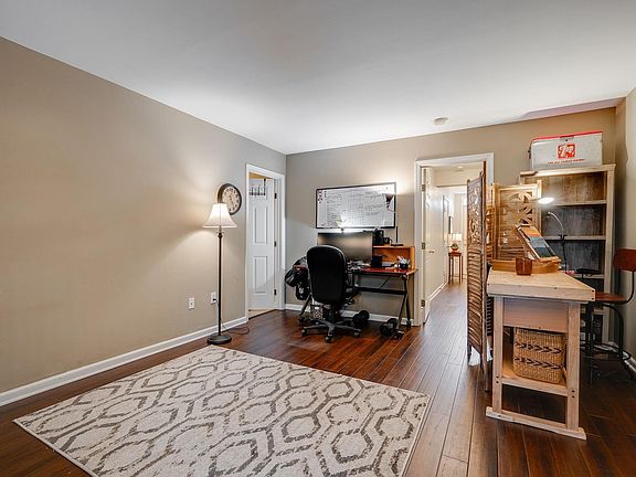 4th image of 417 Canewood Pl