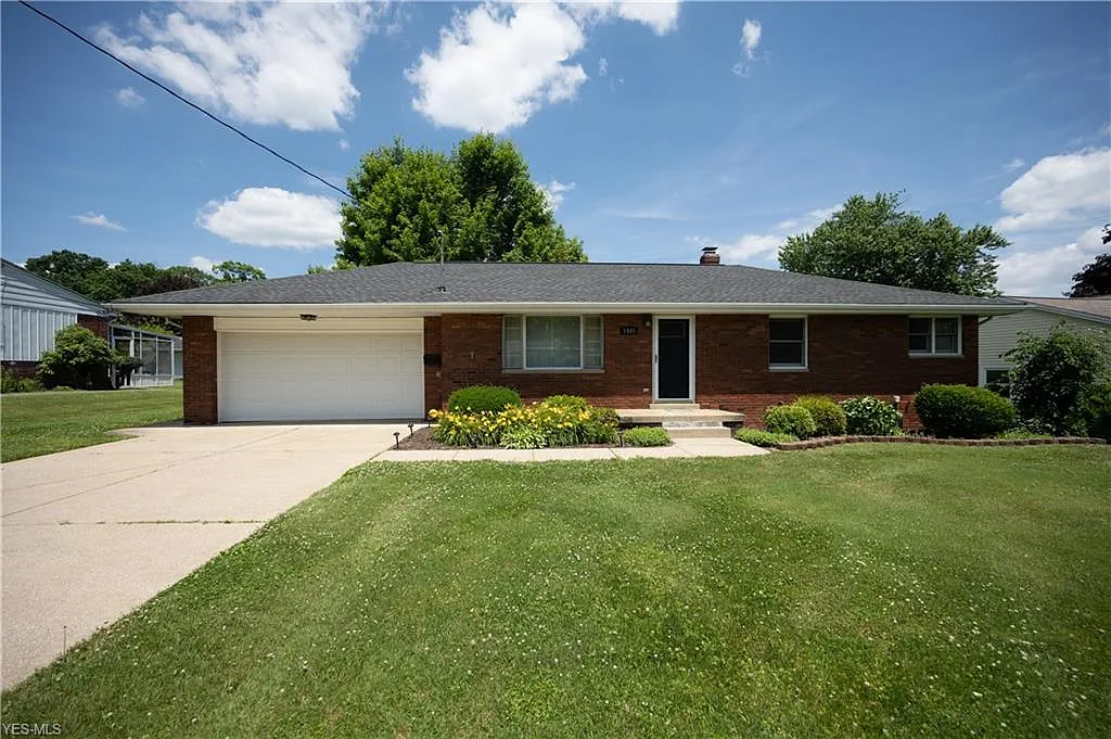 1445 Hagey Dr photo 1