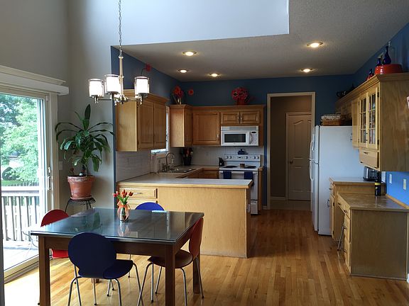 Breakfast Room & Kitchen 