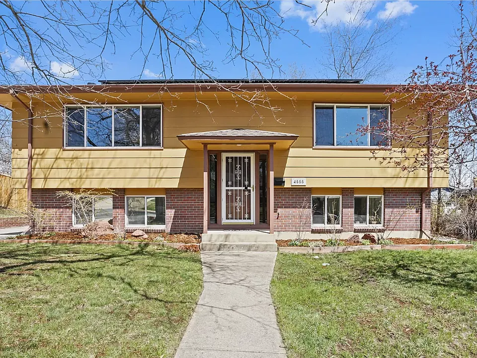 4555 Brookfield Dr