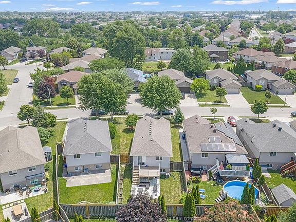 4th image of 1039 Silverdale Dr