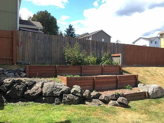 3rd image of 6729 Takota Pl NE