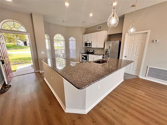 5th image of 6712 King Rail Ct