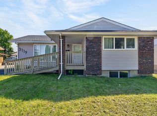 3119 104th St NW, Edmonton, AB T6J 3B2