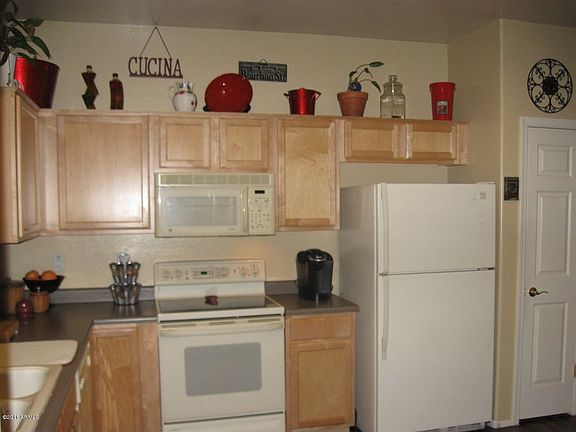 3rd image of 8789 W Windrose Dr