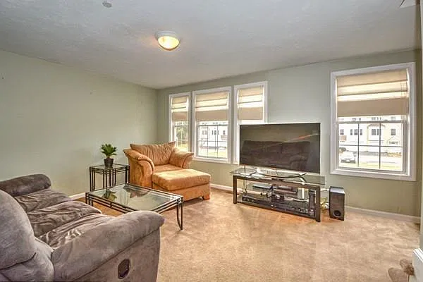 41 Boston Road — Photo 1