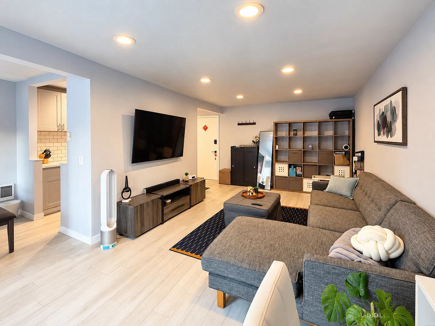 1 bed, 689 sqft, $1,990 — Photo 4