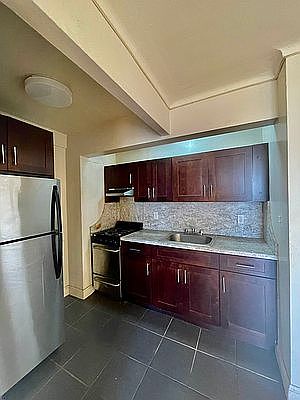 4th image of 87-01 Midland Pkwy APT 6G