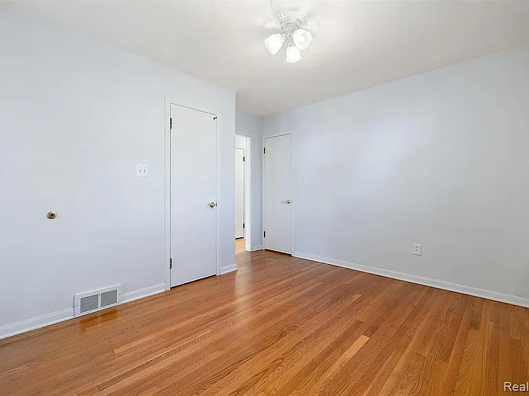 1581 Cheltenham Rd — Photo 18