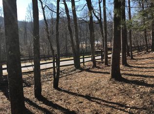 690A Brush Creek Rd, Fairview, NC 28730