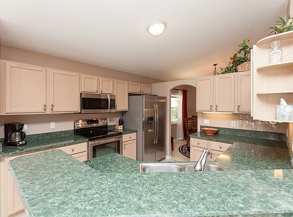 4th image of 7 Corona Ct